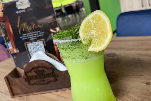 Quench Cafe - Resim 11