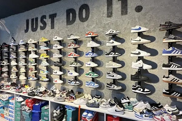 e-SNEAKERS Bağlarbaşı - Resim 5