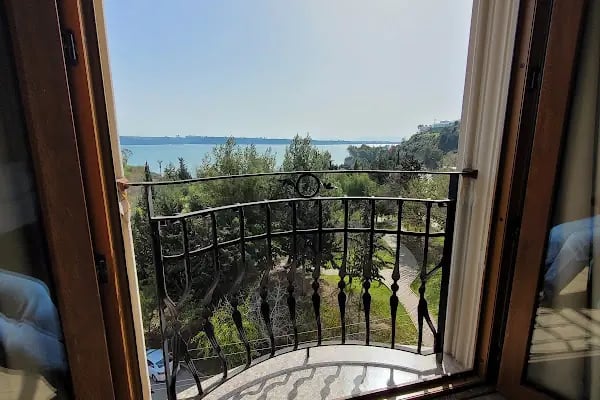 Golden Lake Hotel - Resim 7