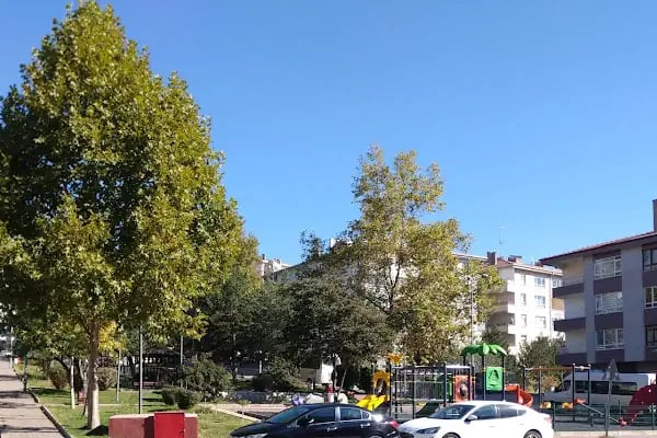 Levent Karaca Parkı - Resim 3