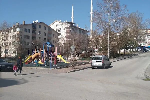 Levent Karaca Parkı - Resim 8