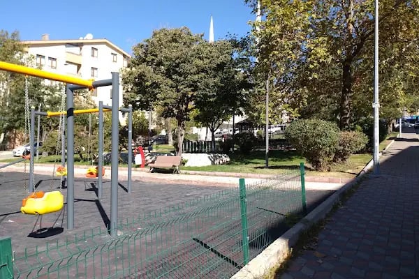Levent Karaca Parkı - Resim 7