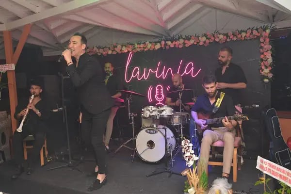 LAVİNİA YENİ NESİL MEYHANE - Resim 14