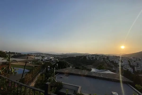 Amiral 7 Sitesi Havuzu - Resim 3