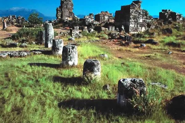 Hierapolis Direkli Kilise - Resim 2