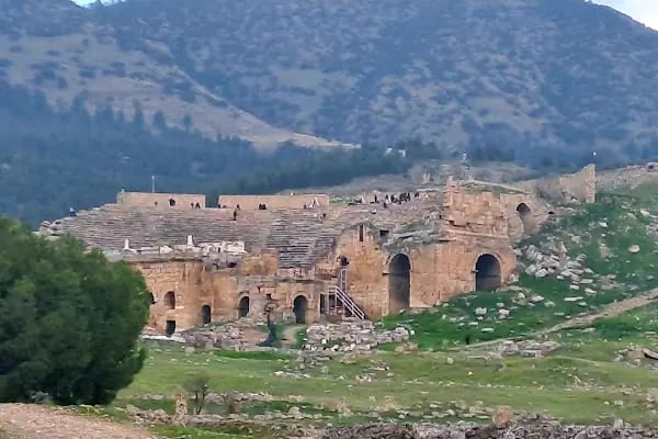 Hierapolis Direkli Kilise - Resim 4