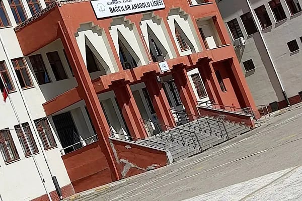 Bağcılar Anadolu lisesi Diyarbakır - Resim 2