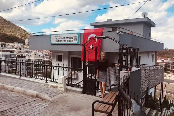 İZMİR LOTUS ÖZEL EĞİTİM ve REHABİLİTASYON Merkezi | İzmir Özel Eğitim ve Rehabilitasyon Merkezi - Resim 8