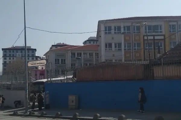 Piri Reis Ortaokulu - Resim 6