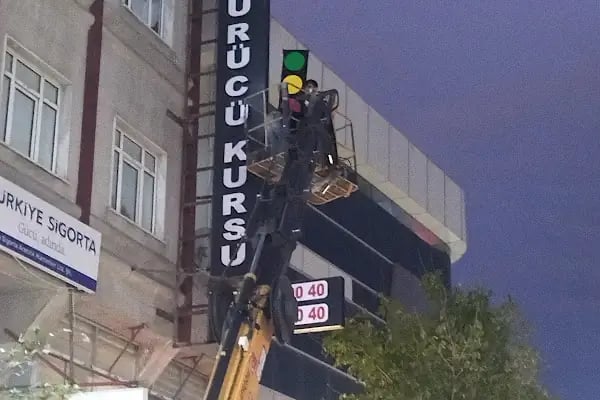 YENİ GÜNEŞ SÜRÜCÜ KURSU - Resim 1