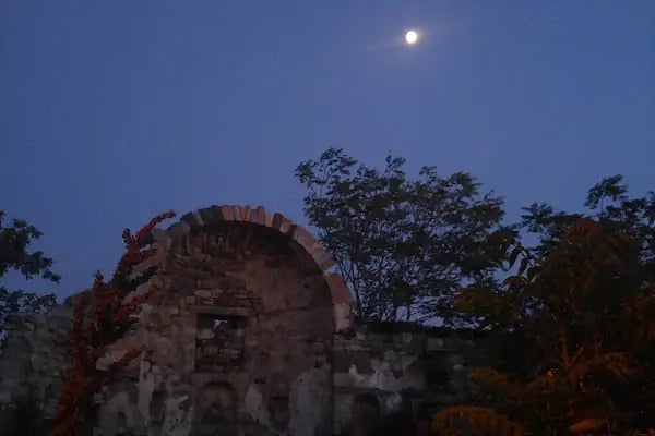 Kilise Kalıntısı - Resim 10