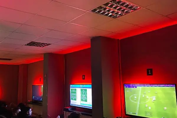 Pablo Playstation Cafe - Resim 7