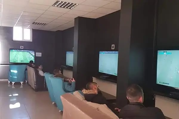 Pablo Playstation Cafe - Resim 11