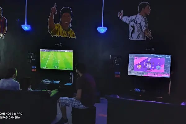 Kardeşler Playstation Kafe - Resim 10