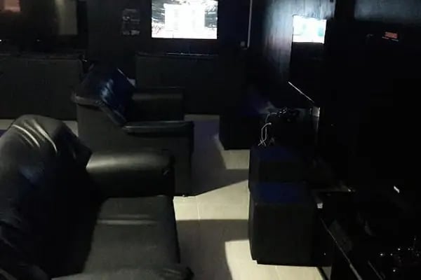 Kardeşler Playstation Kafe - Resim 4
