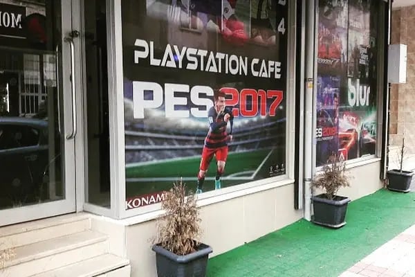 Kardeşler Playstation Kafe - Resim 6
