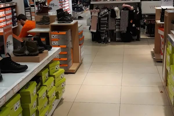 FLO Bağcılar Cadde Mağazası - Resim 15
