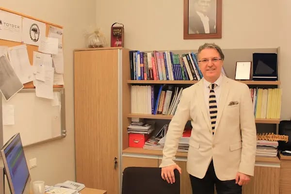 Prof. Dr. Tolga Tüzüner | Ortopedi ve Travmatoloji Uzmanı - Resim 3