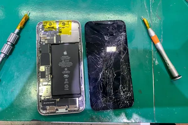 RasyoneL Mobile-Sakarya İphone Teknik Servis-İphone Tamir Atölyesi - Resim 2