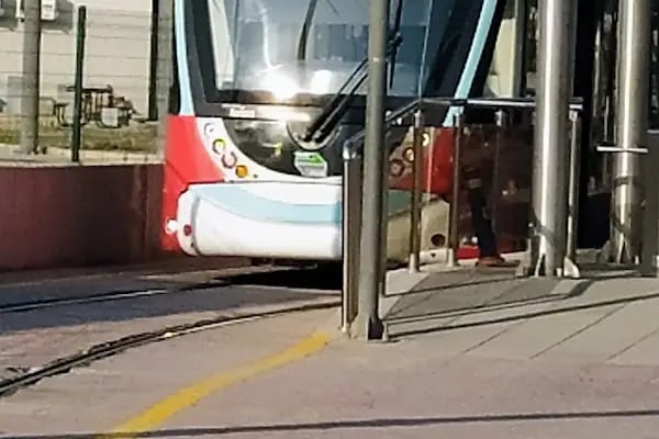 Çankaya - Gazi Bulvarı Tramvay Durağı - Resim 16