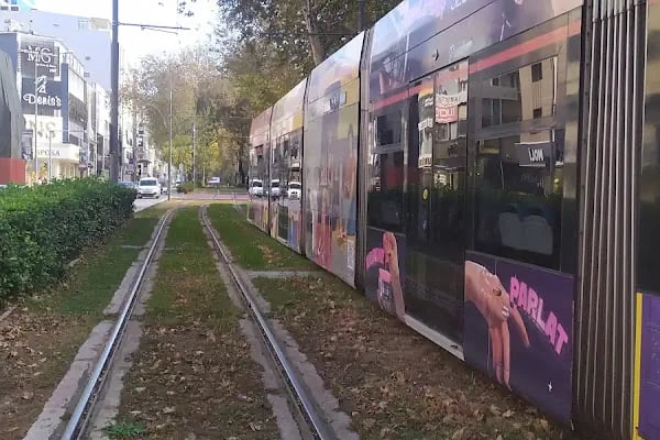 Çankaya - Gazi Bulvarı Tramvay Durağı - Resim 6