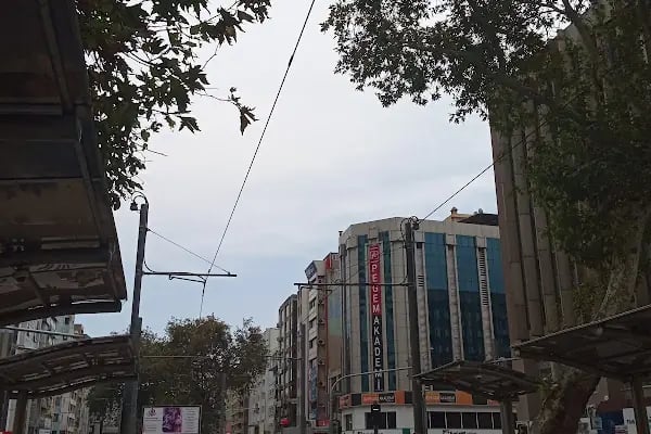 Çankaya - Gazi Bulvarı Tramvay Durağı - Resim 5