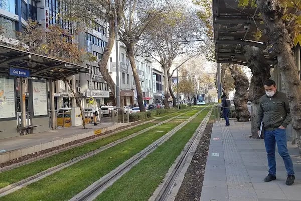 Çankaya - Gazi Bulvarı Tramvay Durağı - Resim 9