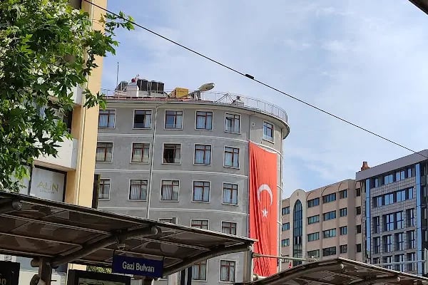 Çankaya - Gazi Bulvarı Tramvay Durağı - Resim 12