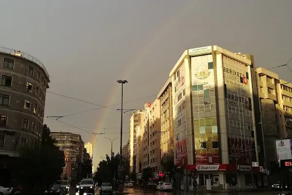 Çankaya - Gazi Bulvarı Tramvay Durağı - Resim 7