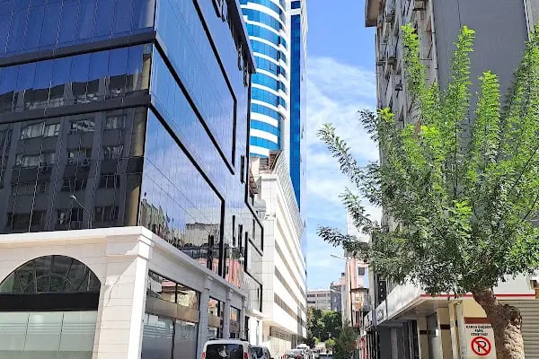 Çankaya - Gazi Bulvarı Tramvay Durağı - Resim 18