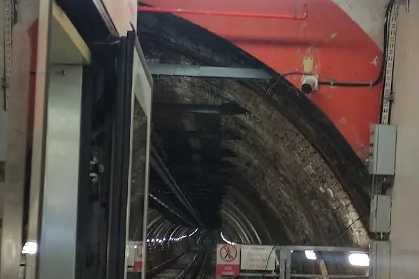 Tramvay-Füniküler Metro - Resim 14