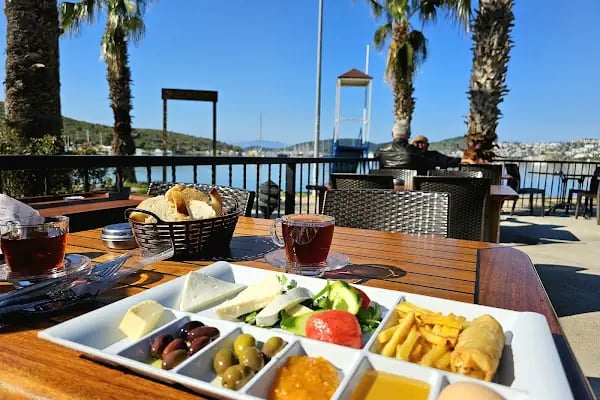Gumbet Belediye Cafe - Resim 3