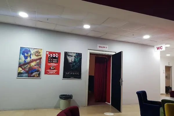 Karamürsel Belediye Sineması - Resim 1