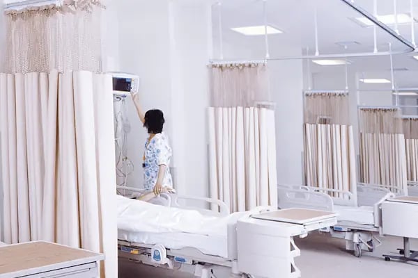 Op. Dr. Arzu Ercan - İstanbul Kalp Damar Cerrahisi - Resim 4