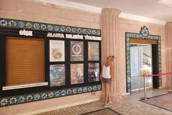 T.C. Alanya Belediyesi Tiyatro Müdürlüğü Kültür Merkezi - Resim 8