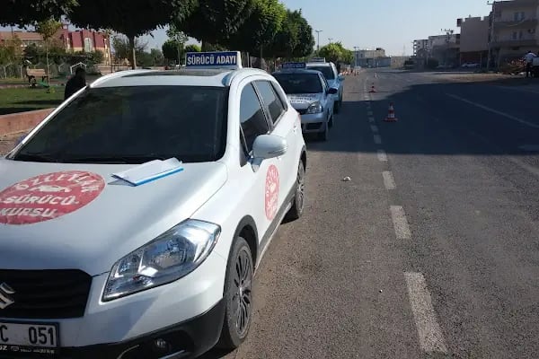 ÖZEL ÖZ CEYLAN SÜRÜCÜ KURSU - Resim 1