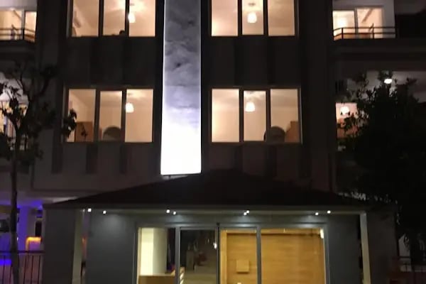 Twins Apart Hotel - Resim 1