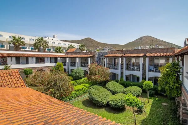 Tiana Beach Resort - Resim 1