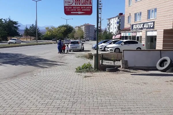 Yol Yardım Lastik (ÖZDEN OTO Adem &amp; İlhami ÖZDEN)) - Resim 5
