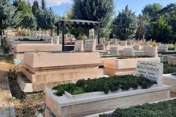 Karşıyaka Mezarlığı - Resim 3