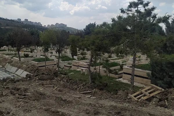 Karşıyaka Mezarlığı - Resim 10