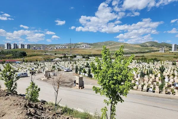 Karşıyaka Mezarlığı - Resim 7