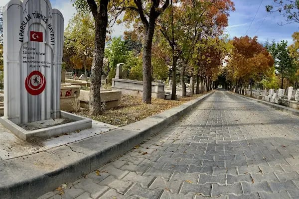 Karşıyaka Mezarlığı - Resim 13
