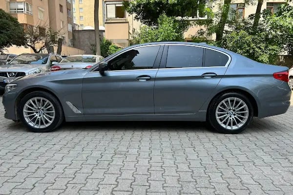 ROYAL LUXURY CAR RENTAL - Resim 3