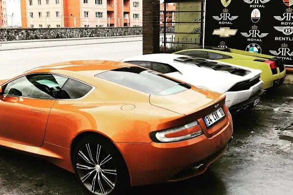 ROYAL LUXURY CAR RENTAL - Resim 17