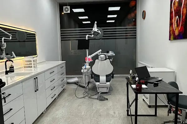 Yenikent Dentbulvar Ağız ve Diş Sağlığı Polikliniği - Resim 16