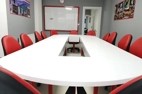Arnavutköy Amerikan Kültür Yabancı Dil Kursu - Resim 2