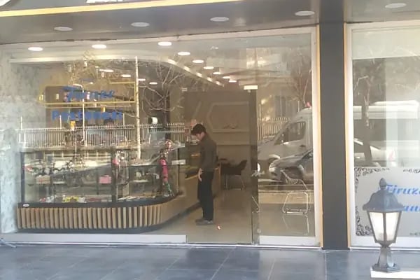 Firuze Pastaneleri Metropol Şubesi - Resim 8