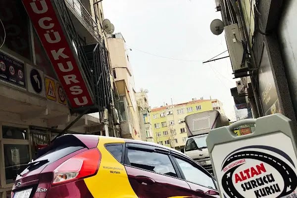 KÜÇÜKÇEKMECE ALTAN SÜRÜCÜ KURSU - Resim 1