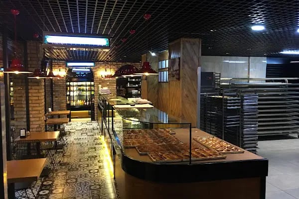 Bizim Ekmek &amp; Pasta Cafe - Resim 2